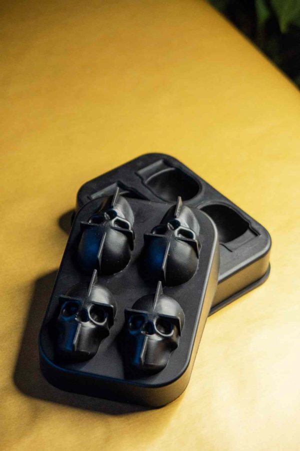 Bandeja de silicone para fazer cubos de gelo, resistente e durável - ideal para um verão refrescante em casa. Aproveite já!