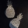 Coador de ananás prateado - Utensílio de cozinha elegante para preparar sumo de ananás fresco em casa. Compre online agora e desfrute de qualidade superior!