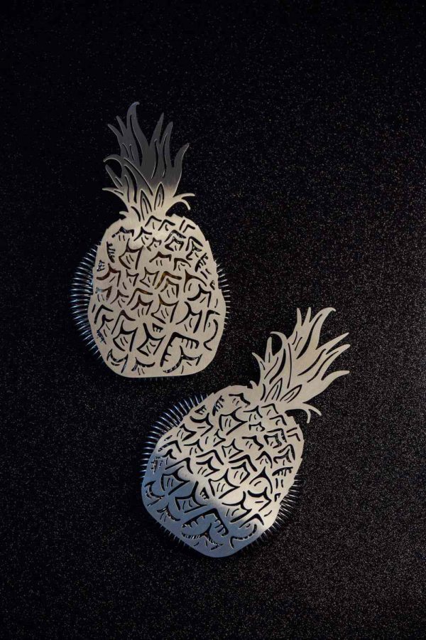Coador de ananás prateado - Utensílio de cozinha elegante para preparar sumo de ananás fresco em casa. Compre online agora e desfrute de qualidade superior!