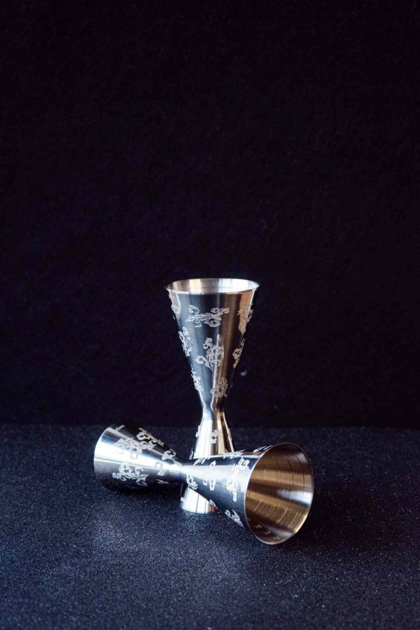 Jarro de Prata Esculpido 30/60 - Elegância e Sofisticação para a sua Casa. Perfeito para Decorar e Presentear. Compre Agora!