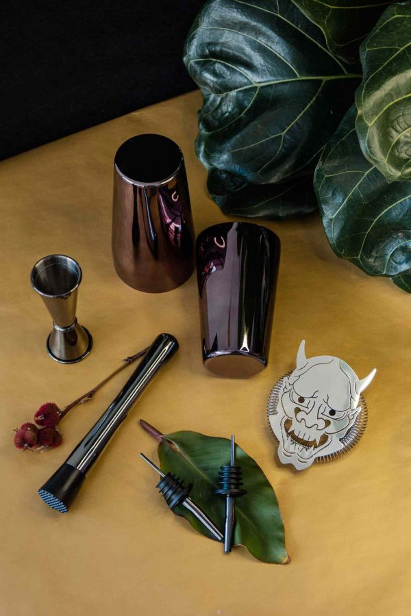 Conjunto de barra preto brilhante de alta qualidade para personalizar o seu veículo. Ideal para uma atualização elegante. Adquira já!