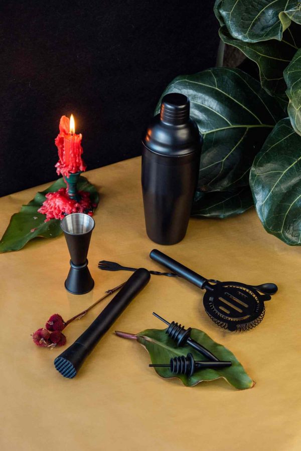 Conjunto elegante de barra em preto fosco para uma decoração moderna. Transforme o seu espaço com este kit premium. Compre online agora!