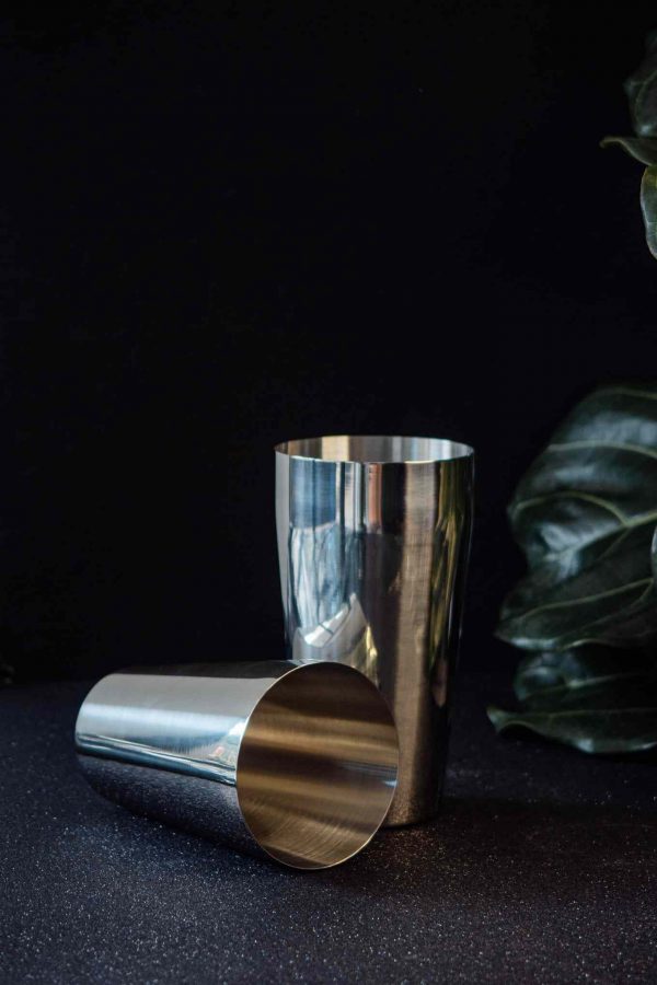 Agite com estilo com o Shaker Boston Prata 750/600. Ideal para preparar bebidas de forma simples e elegante. Compre já!